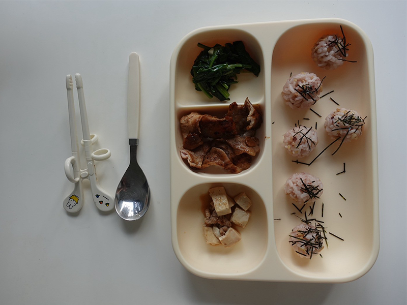 【圓圓】MOYUUM韓國白金餐具推薦|時尚又實用,讓孩子愛上吃飯!