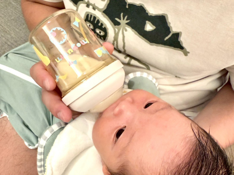 【Queenie】MOYUUM 圓口偏心奶瓶，瓶餵也能像親餵！